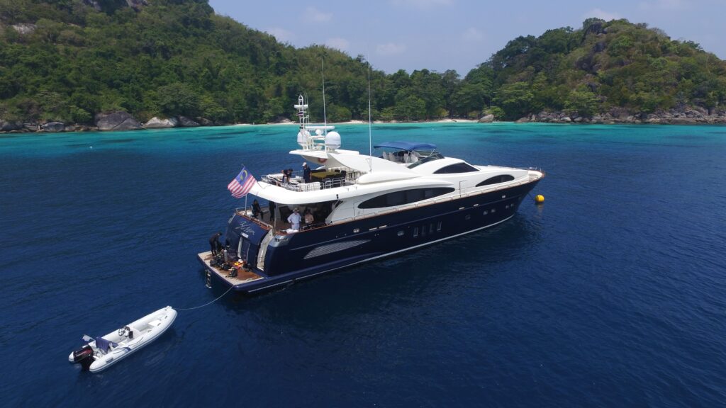 Astondoa 102