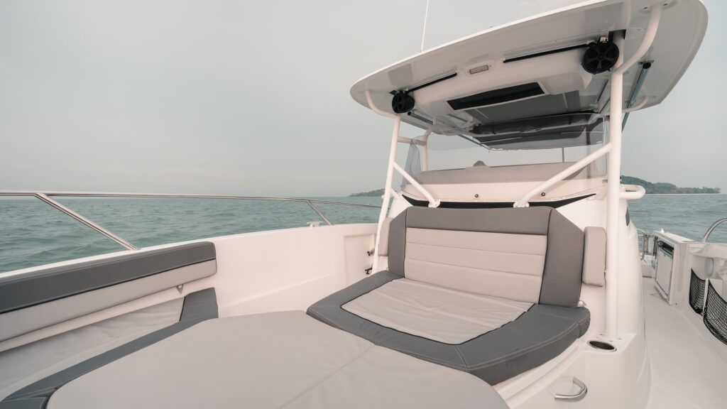Speedboat 28 FT
