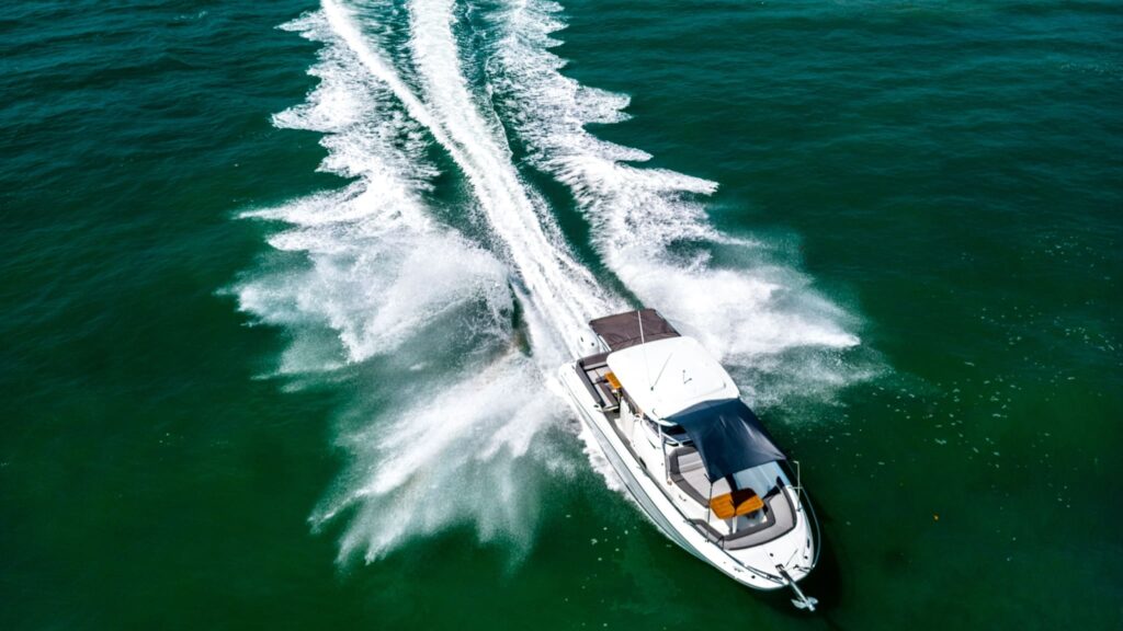 Speedboat 28 FT