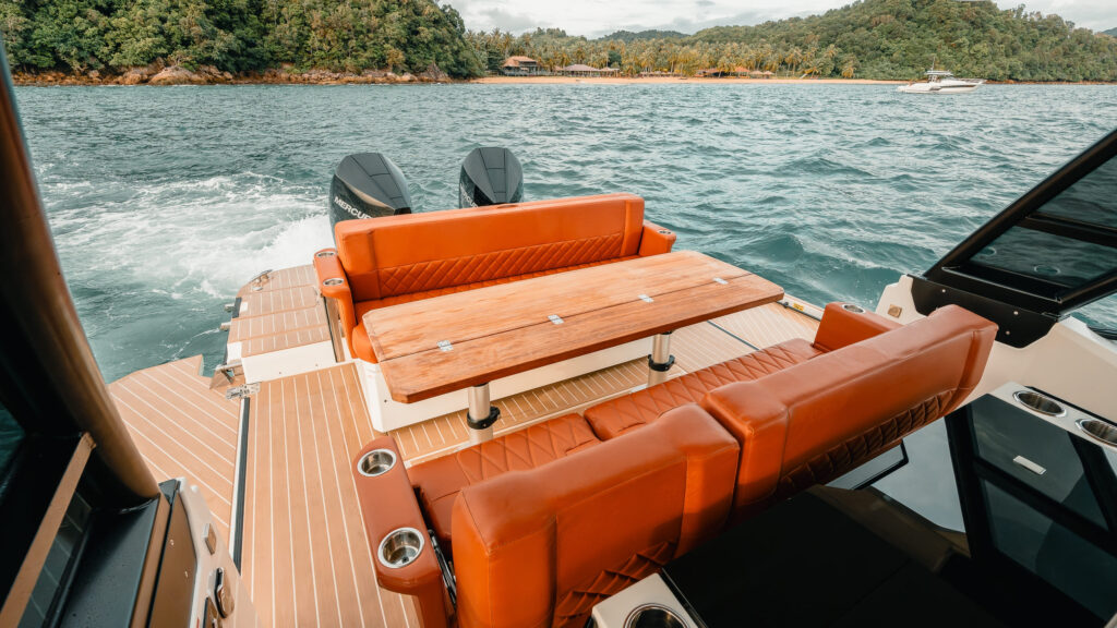 Speedboat 34 FT