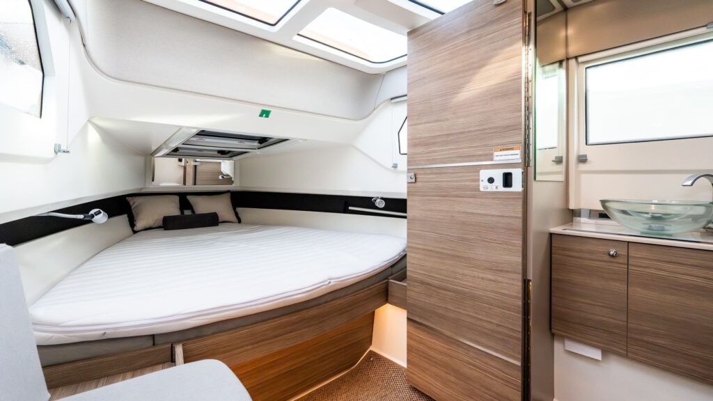 Speedboat 34 FT