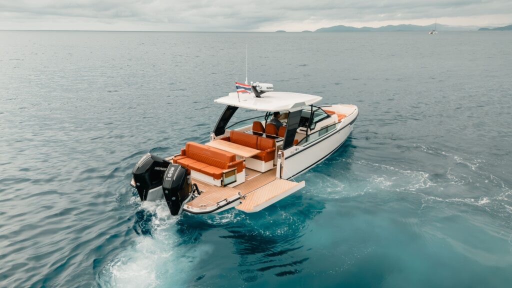 Speedboat 34 FT