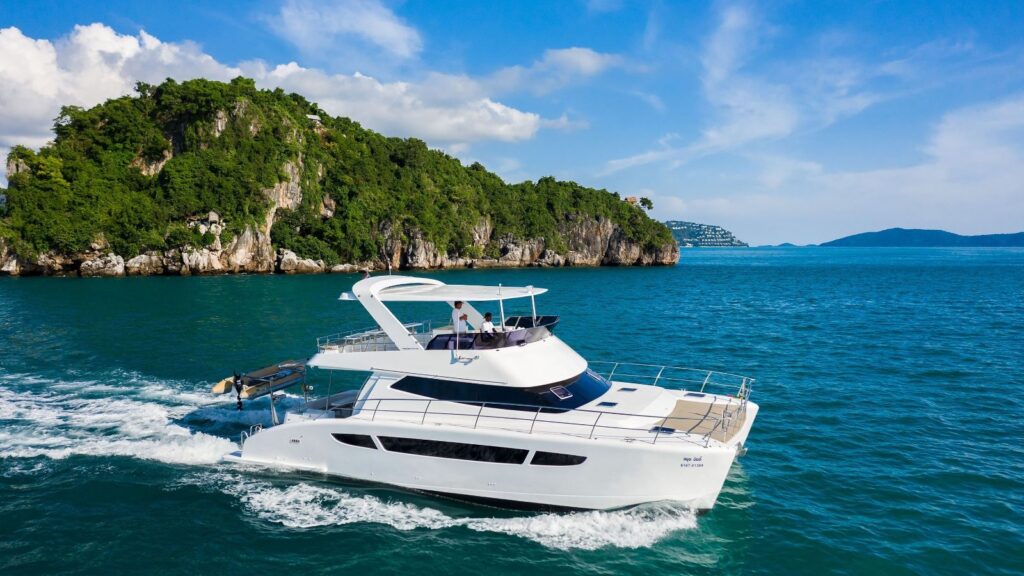 Catamaran 52 FT